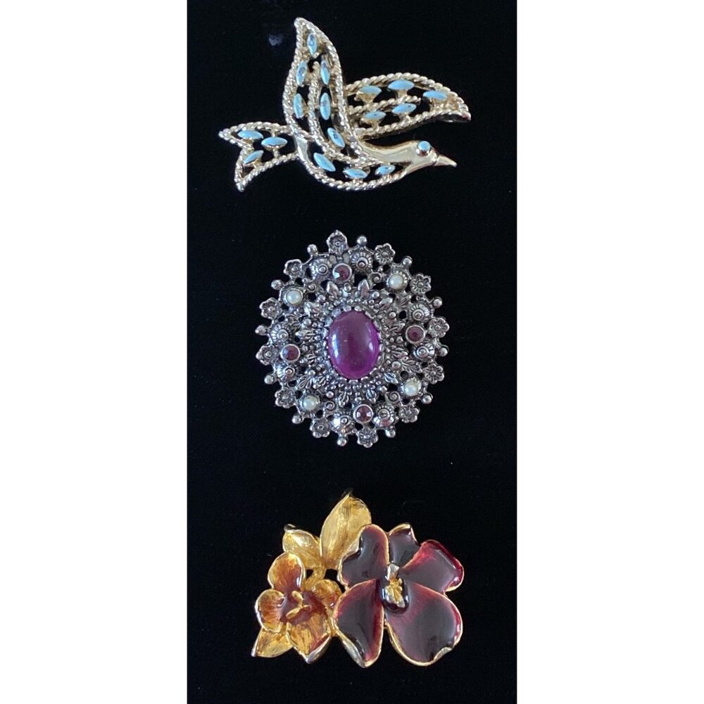 Lot Of 3 Vintage Brooches Sarah Coventry, Gerry And Unsigned